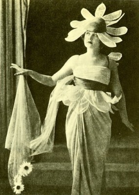 viflowercostume_285x398